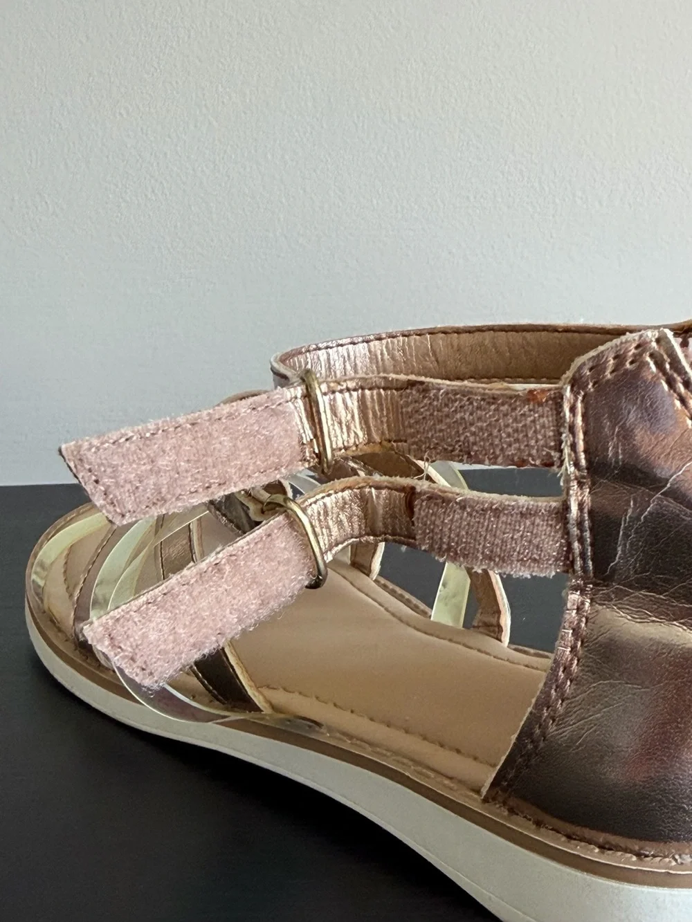 Wonder Nation Girls' 5 Gladiator Sandals Rose Gold Metallic Iridescent Straps